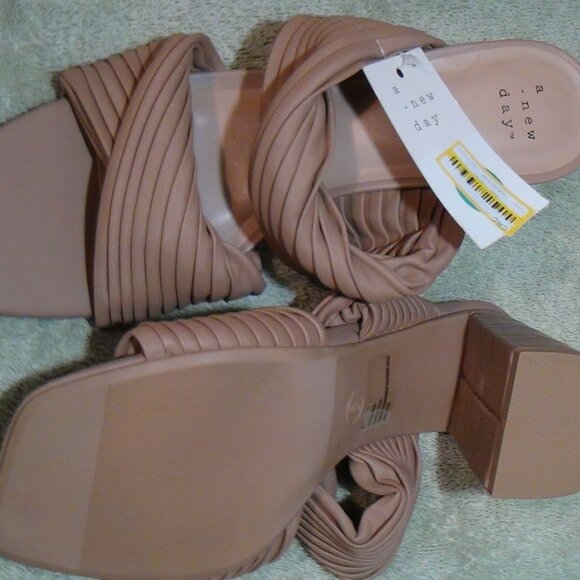 A New Day Women's Jessa Mule Heels 3.5 Heels Brown 8M - Picture 7 of 14